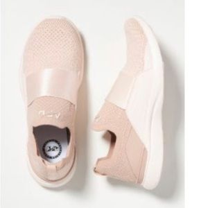 New without box APL techloom bliss sneakers pink rose womens 7.5